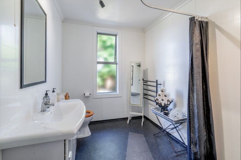 Photo of property in 20 Queen Street, Winton, 9720