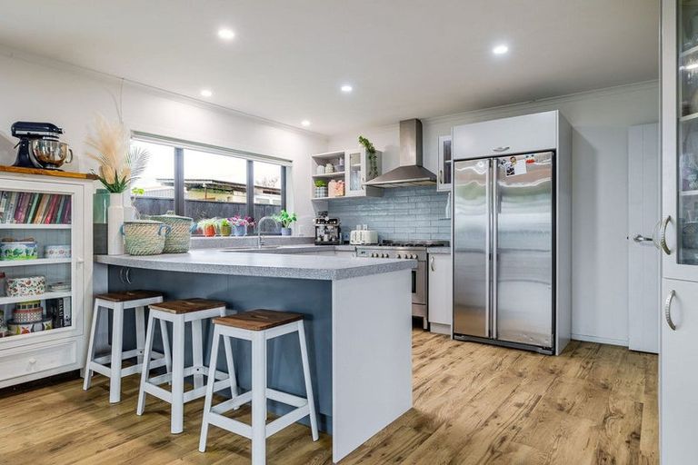 Photo of property in 7 Pegasus Place, Kelvin Grove, Palmerston North, 4414