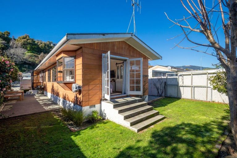 Photo of property in 1/184 Tahunanui Drive, Tahunanui, Nelson, 7011