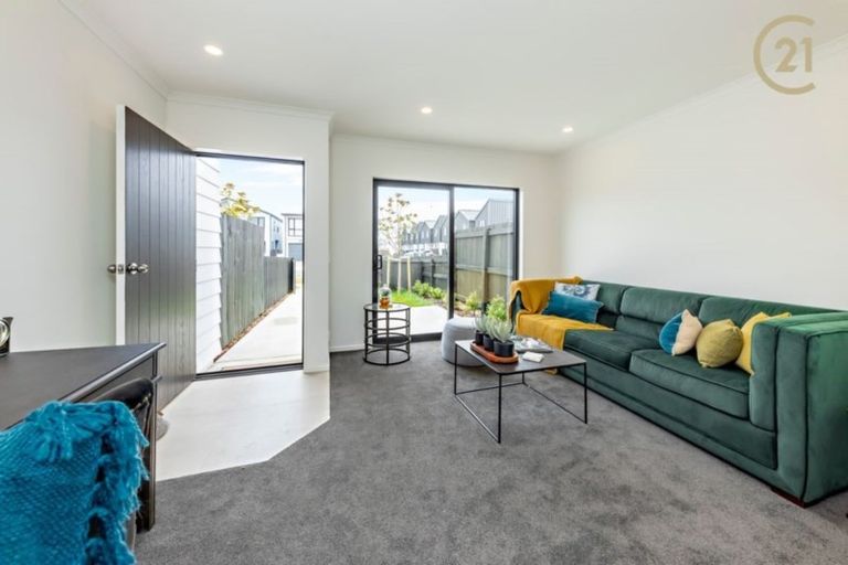 Photo of property in 5 Beardmore Lane, Papakura, 2110