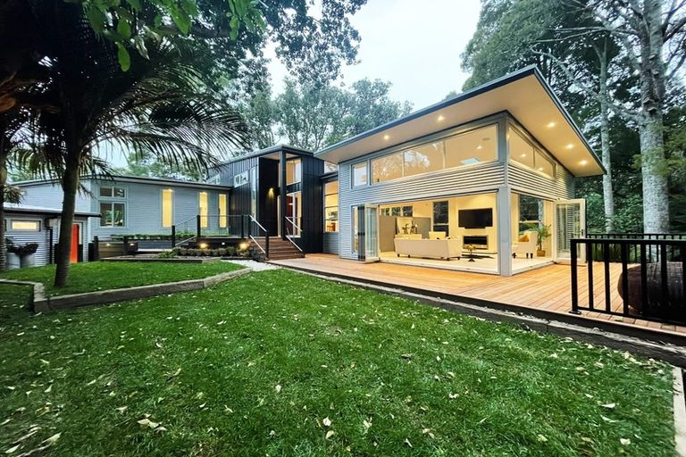 Photo of property in 18 Kereru Grove, Greenhithe, Auckland, 0632