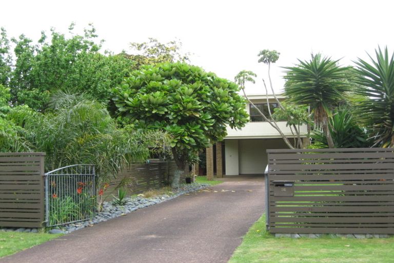 Photo of property in 16 The Circle, Manly, Whangaparaoa, 0930