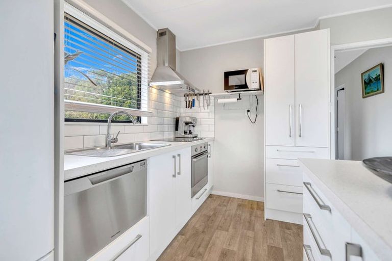 Photo of property in 8a Novelle Grove, Papamoa Beach, Papamoa, 3118