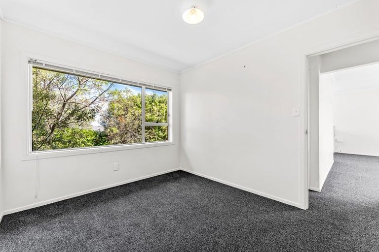 Photo of property in 18a Brian Crescent, Stanmore Bay, Whangaparaoa, 0932