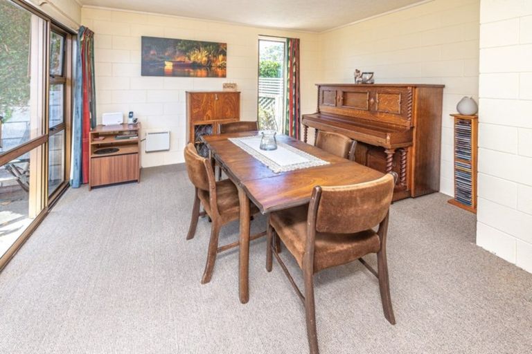 Photo of property in 67 Parkes Avenue, Saint Johns Hill, Whanganui, 4501