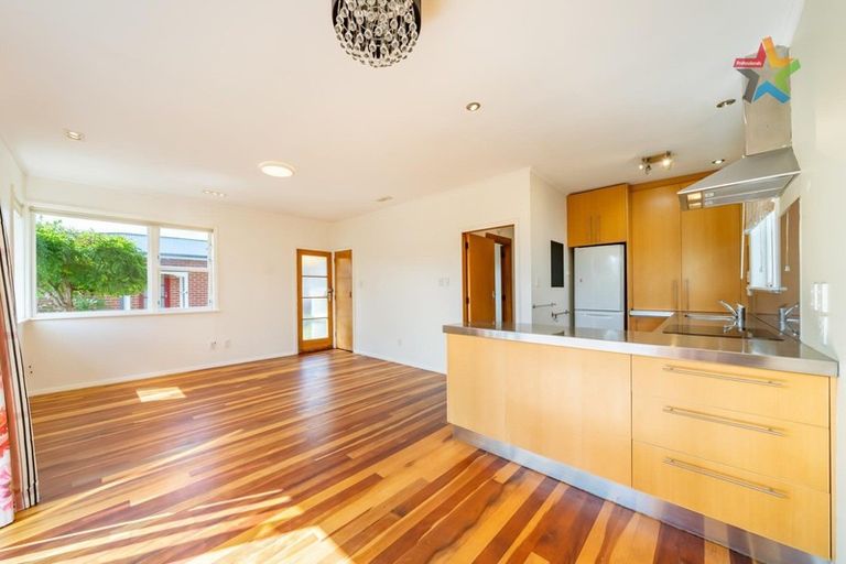 Photo of property in 4/204 Muritai Road, Eastbourne, Lower Hutt, 5013