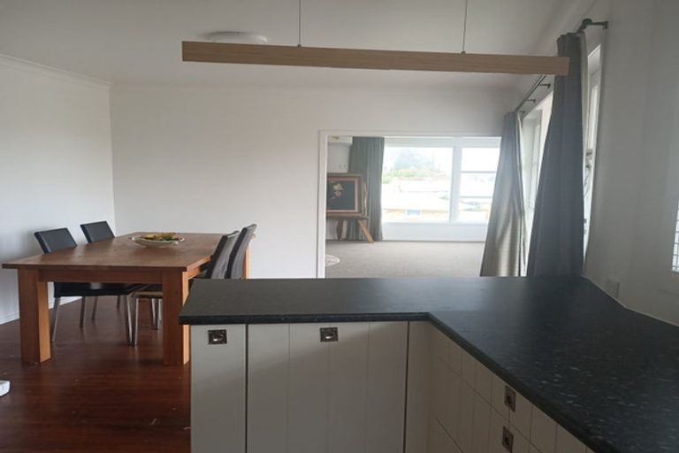 Photo of property in 16 Sutton Crescent, Hillcrest, Hamilton, 3216