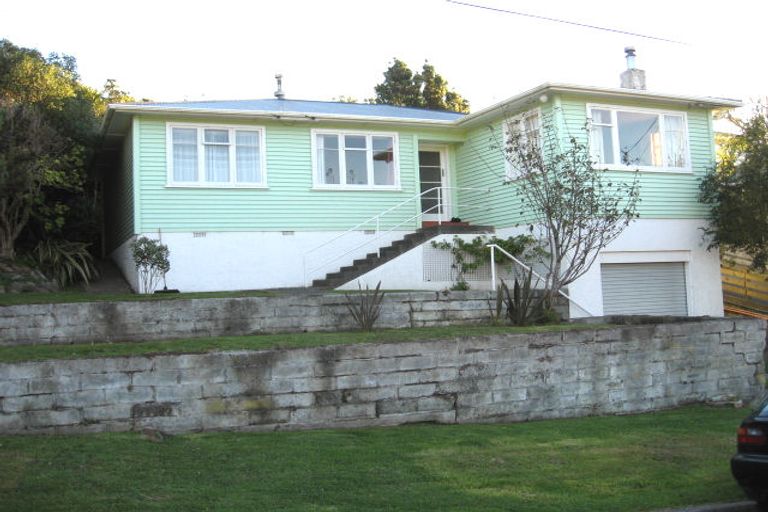 Photo of property in 22 Lyndfield Lane, Newlands, Wellington, 6037