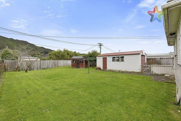 Photo of property in 10 Atiawa Crescent, Waiwhetu, Lower Hutt, 5010