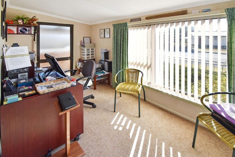 Photo of property in 10 Black Peak Road, Omarama, 9412