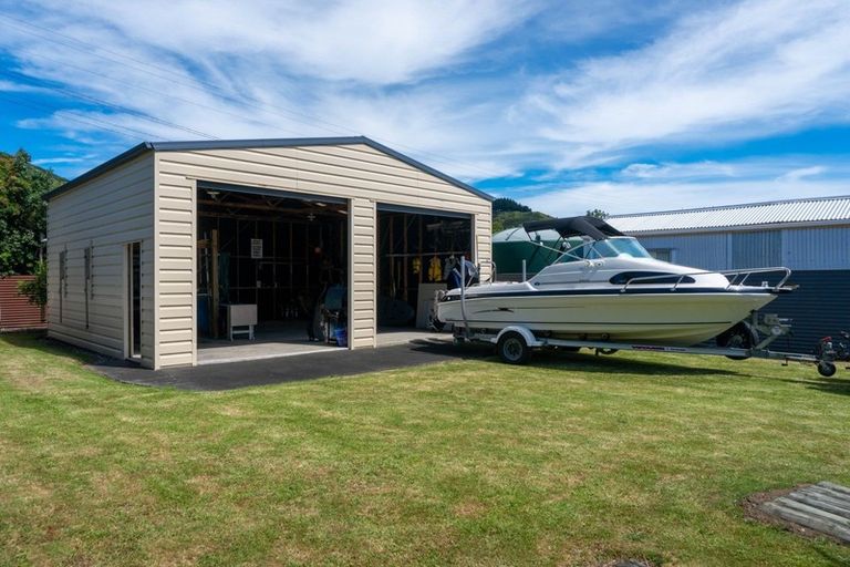 Photo of property in 151 Newcastle Street, Mahia, 4198