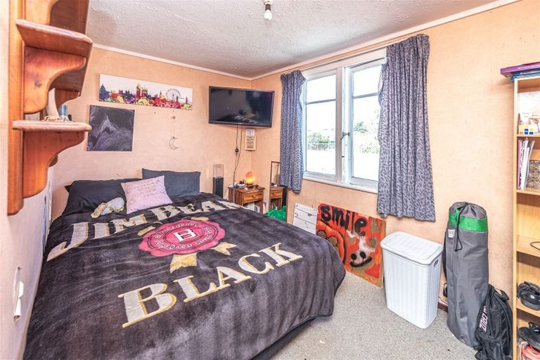 Photo of property in 43 Cornfoot Street, Castlecliff, Whanganui, 4501