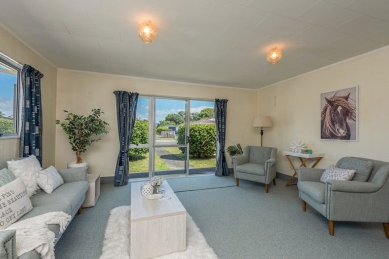 Photo of property in 17 Manawa Avenue, Raumati Beach, Paraparaumu, 5032