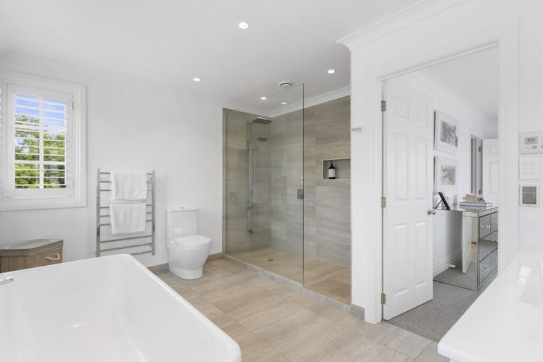 Photo of property in 16 Fenton Terrace, Cockle Bay, Auckland, 2014