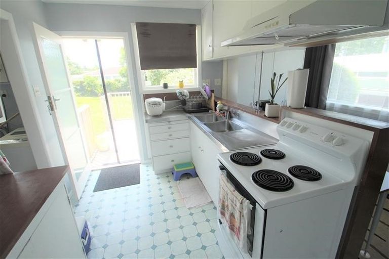 Photo of property in 20 Eskdale Road, Birkdale, Auckland, 0626