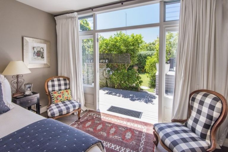 Photo of property in 43 King Edward Parade, Devonport, Auckland, 0624