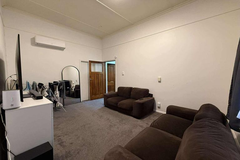 Photo of property in 22 Lawrence Street, Newtown, Wellington, 6021