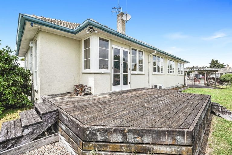 Photo of property in 28 Paul Crescent, Fairfield, Hamilton, 3214