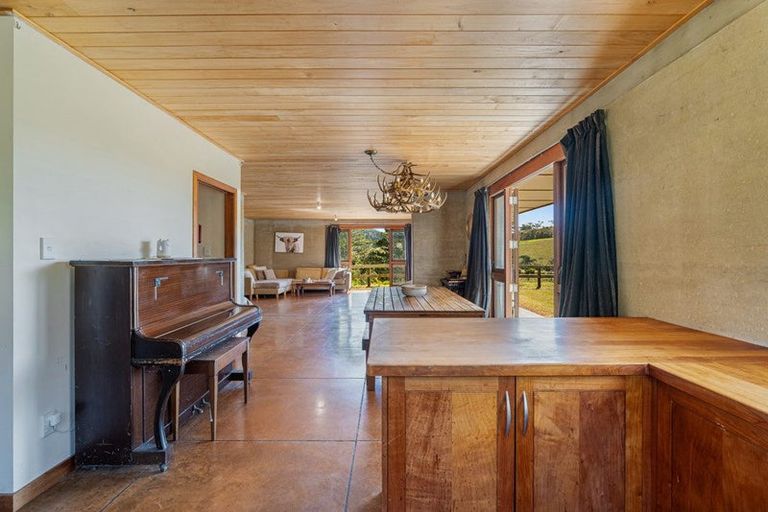 Photo of property in 117 Worrall Road, Kumeu, 0891