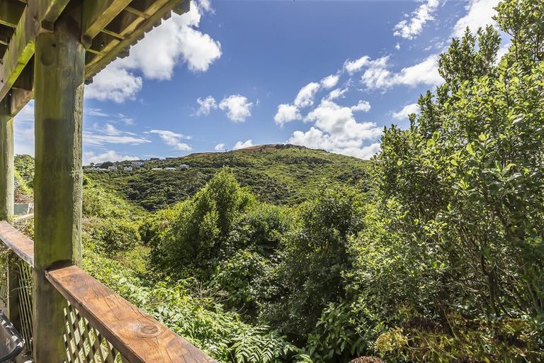 Photo of property in 16b Fernhaven Grove, Newlands, Wellington, 6037