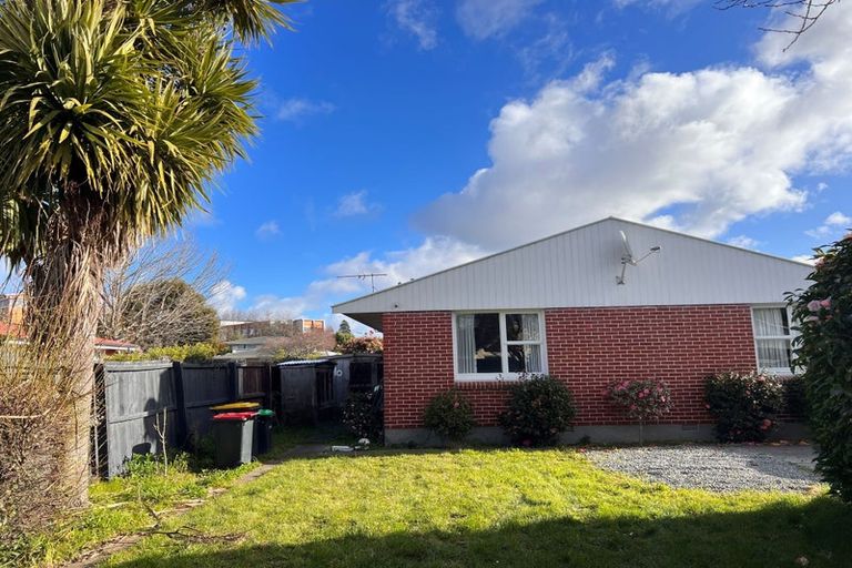 Photo of property in 2/16a Maidstone Road, Ilam, Christchurch, 8041