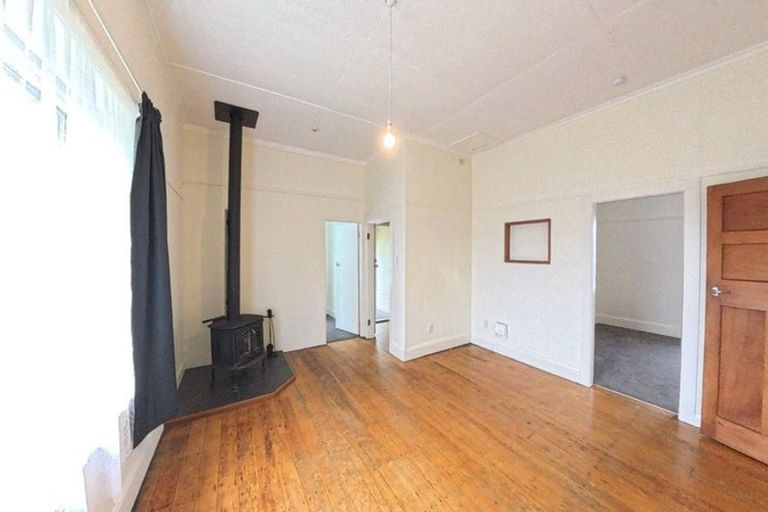 Photo of property in 4 Wood Street, Takaro, Palmerston North, 4410