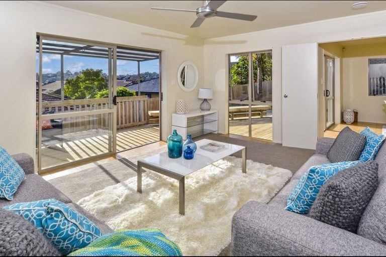 Photo of property in 14 Nimstedt Avenue, Oteha, Auckland, 0632