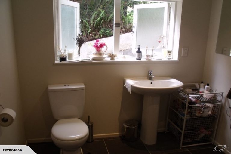 Photo of property in 97 Takahe Road, Titirangi, Auckland, 0604