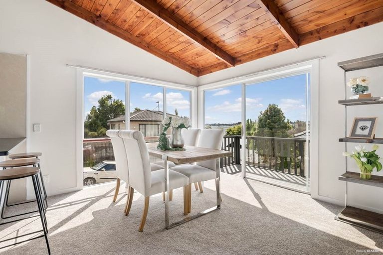 Photo of property in 38 Schnapper Rock Road, Schnapper Rock, Auckland, 0632