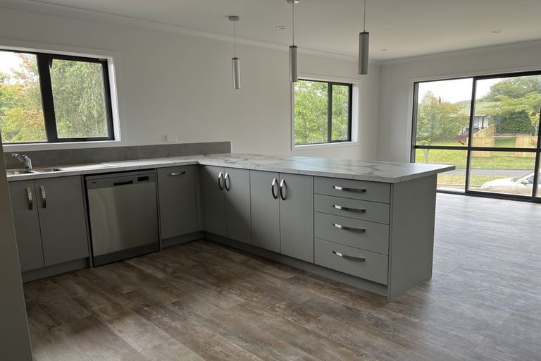 Photo of property in 2 Moreland Avenue, Pukete, Hamilton, 3200