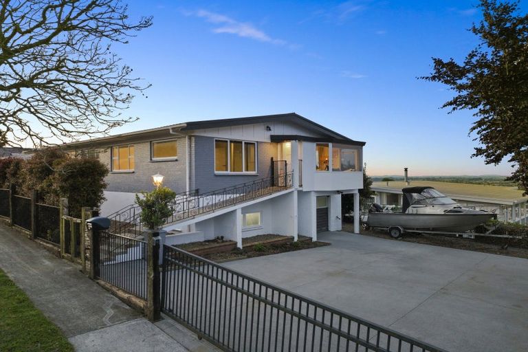 Photo of property in 2/1 Routly Avenue, Pukekohe, 2120