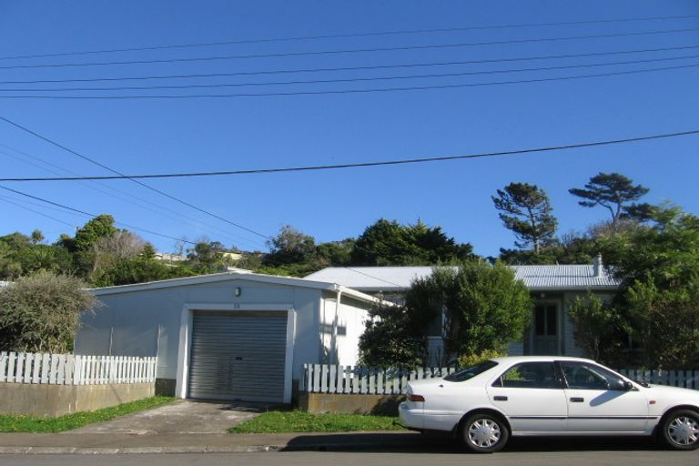 Photo of property in 31 Kahikatea Grove, Paparangi, Wellington, 6037