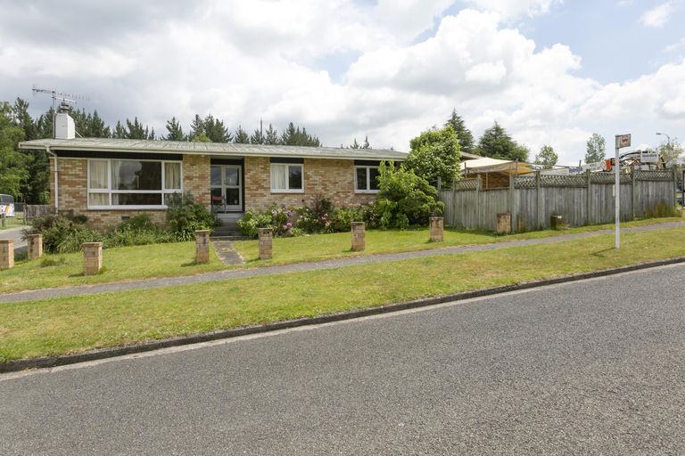 Photo of property in 8 Rata Street, Wairakei, Taupo, 3332
