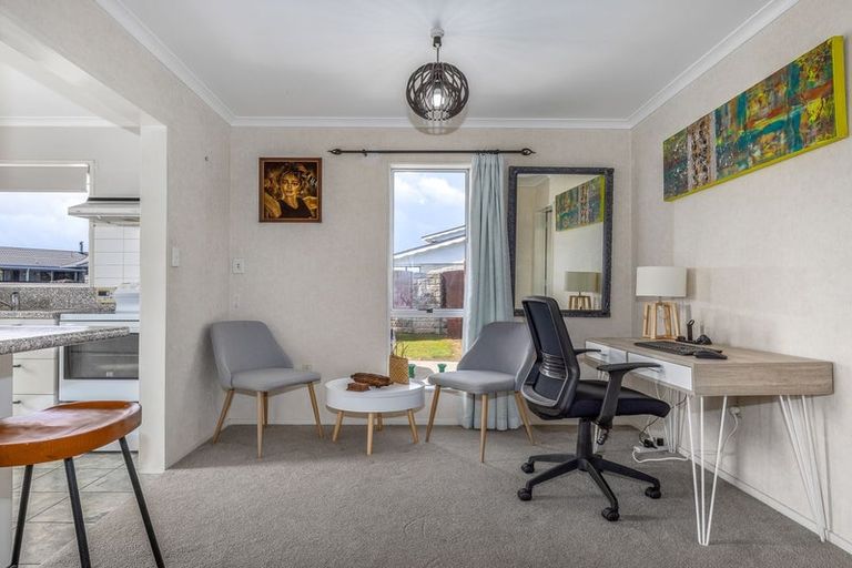 Photo of property in 3 Rimu Street, Levin, 5510