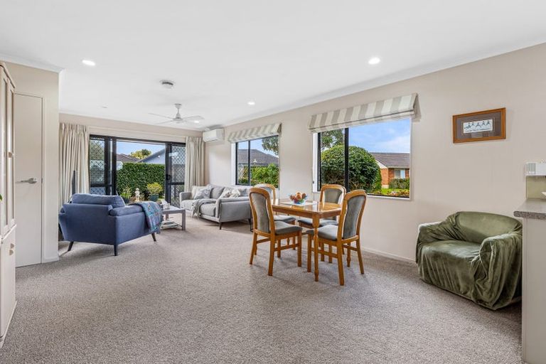 Photo of property in Waimanu Bay Village, 17/1 Piriti Drive, Te Atatu Peninsula, Auckland, 0610