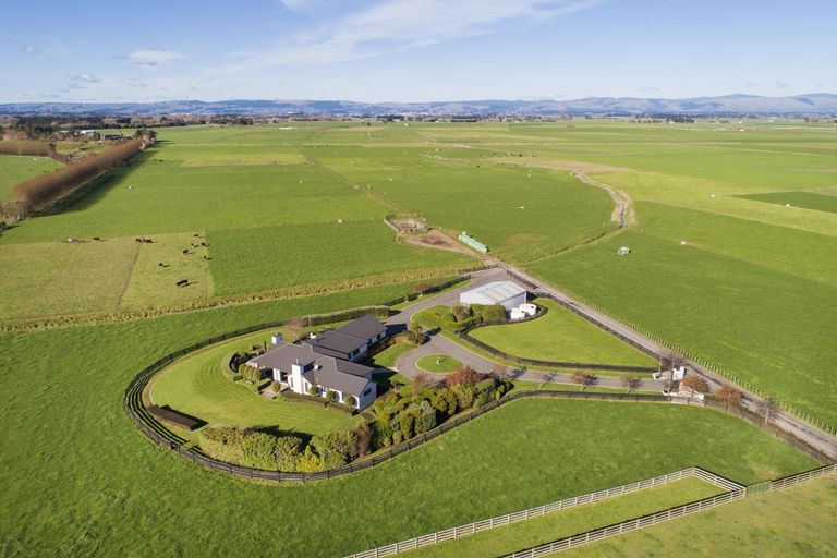 Photo of property in 33 Silkwood Place, Fitzherbert, Palmerston North, 4410