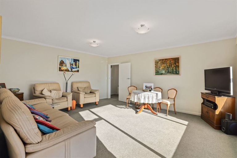 Photo of property in 40 Cannon Hill Crescent, Mount Pleasant, Christchurch, 8081