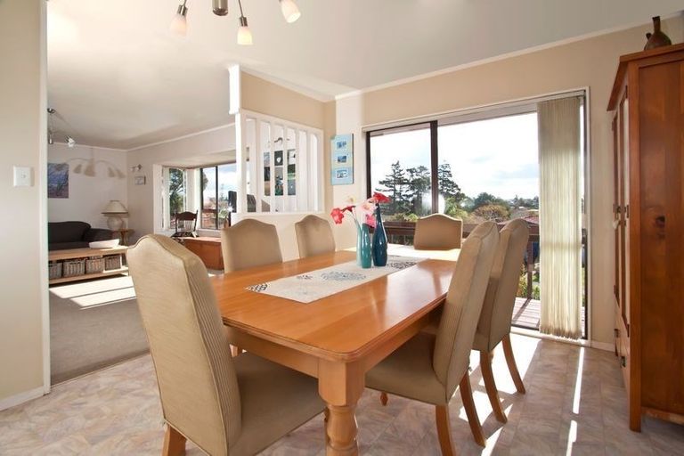 Photo of property in 26 Sunnyview Avenue, Shelly Park, Auckland, 2014