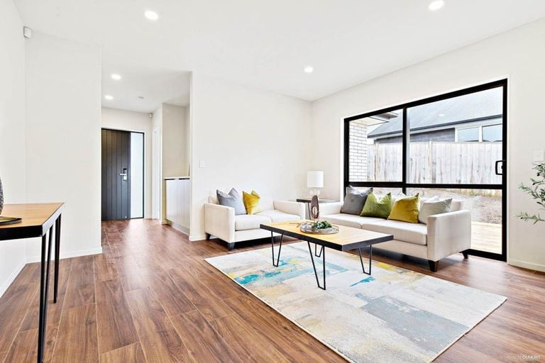 Photo of property in 2 Bellenden Crescent, Pokeno, 2402