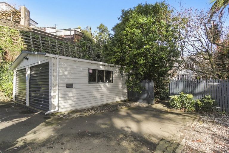 Photo of property in 3 Redcoat Lane, New Plymouth, 4310