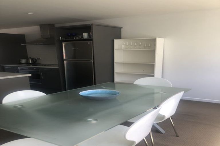 Photo of property in 2/37 Daniell Street, Newtown, Wellington, 6021