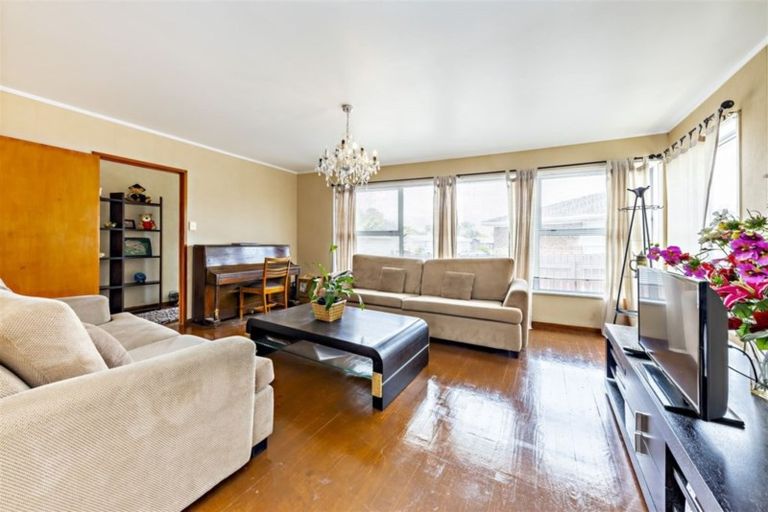 Photo of property in 20 Addington Avenue, Manurewa, Auckland, 2102