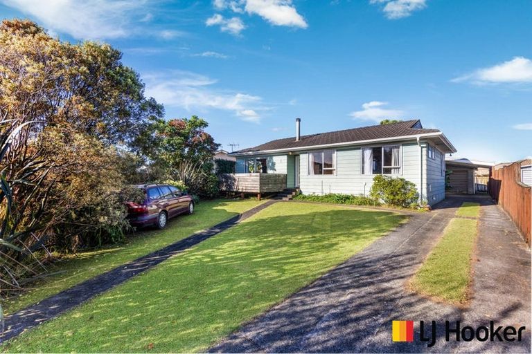 Photo of property in 22 Adel Place, Weymouth, Auckland, 2103