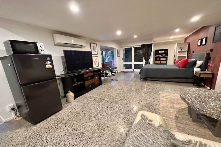 Photo of property in 55a Tui Glen Road, Birkenhead, Auckland, 0626