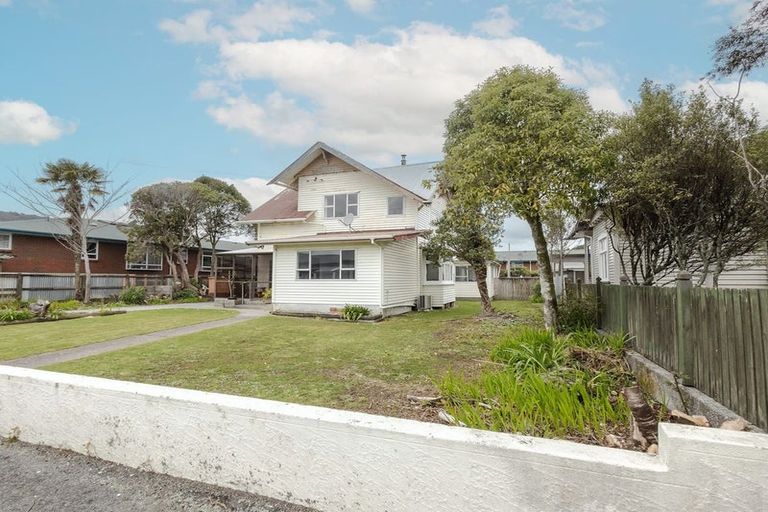 Photo of property in 121 Shakespeare Street, Greymouth, 7805