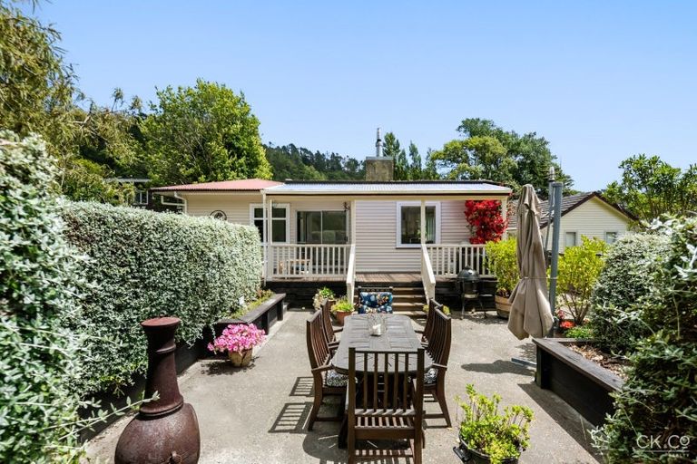 Photo of property in 465 Stokes Valley Road, Stokes Valley, Lower Hutt, 5019