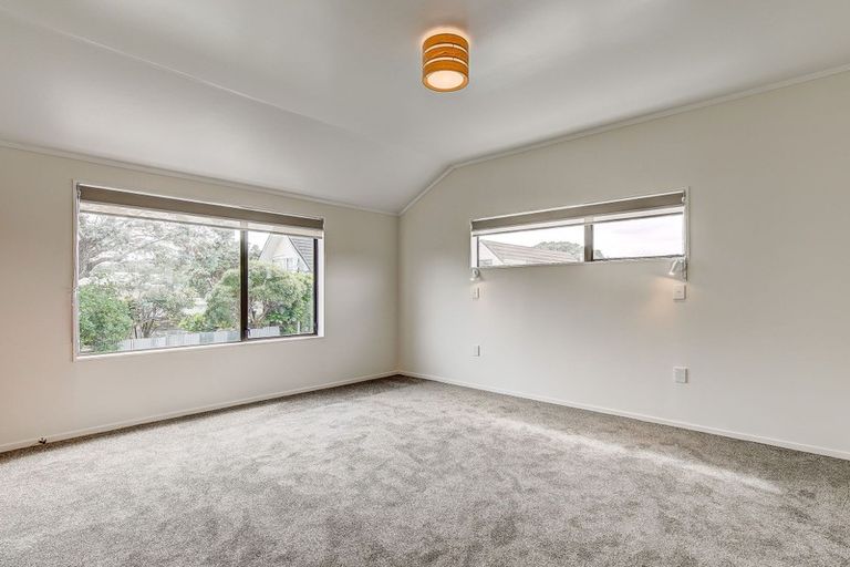 Photo of property in 2/13 Mana Esplanade, Paremata, Porirua, 5026