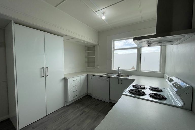Photo of property in 28 Division Street, Riccarton, Christchurch, 8041