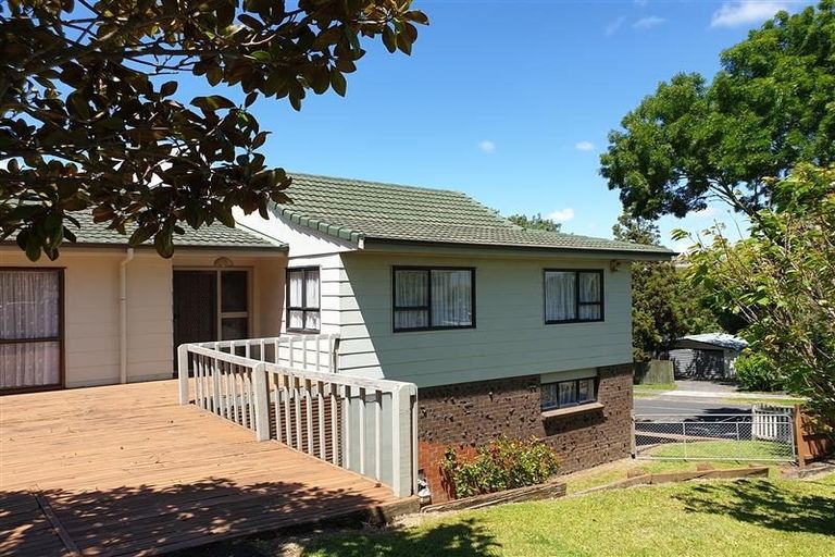 Photo of property in 6 Everglade Drive, Goodwood Heights, Auckland, 2105