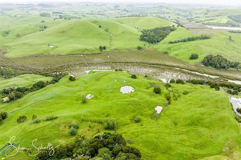 Photo of property in 215c Heatley Road, Whakapirau, 0583